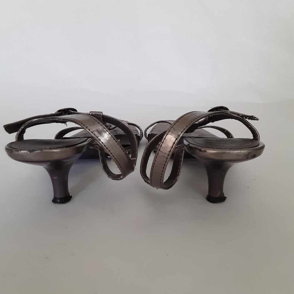 Heels - Picture 3 of 6